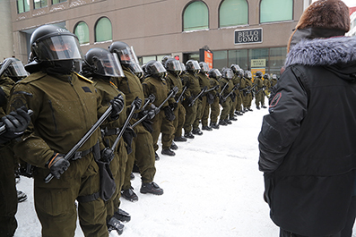 Police Block Central Ottawa : Truck Protest : February 2022 : Personal Photo Projects : Photos : Richard Moore : Photographer